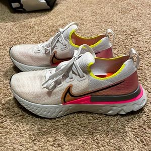 Nike Flyknit Running Shoes